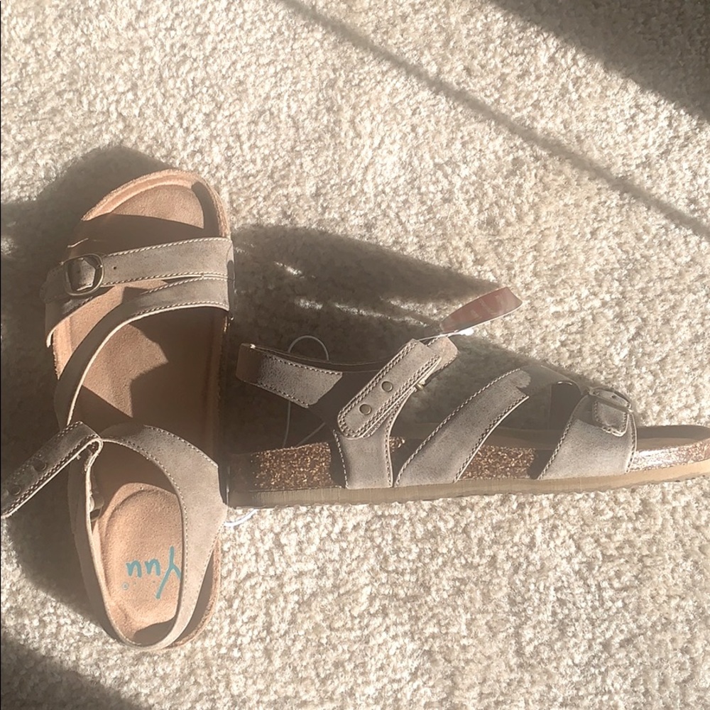Yuu brand Peyton mushroom shoes size 9